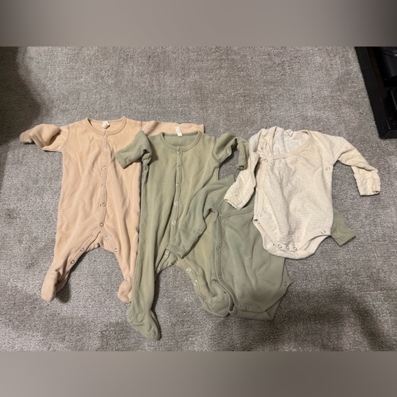 Quincy Mae Baby Tops and Bonnet in Sage, Blush, and Cream - Picture 2 of 4